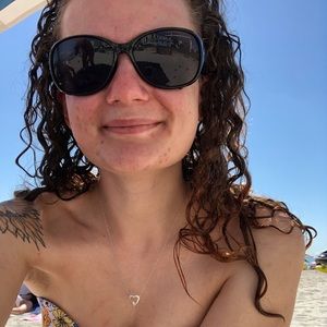 Meet your Posher, Dayna